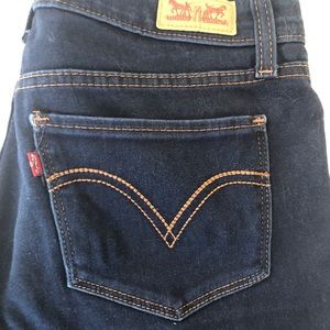 Levi 524 Skinny